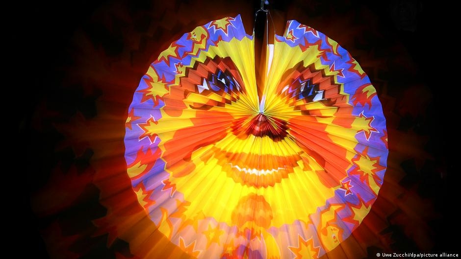 Aziz Martin Karnavalla buluşuyor: Bir gün, iki kutlama