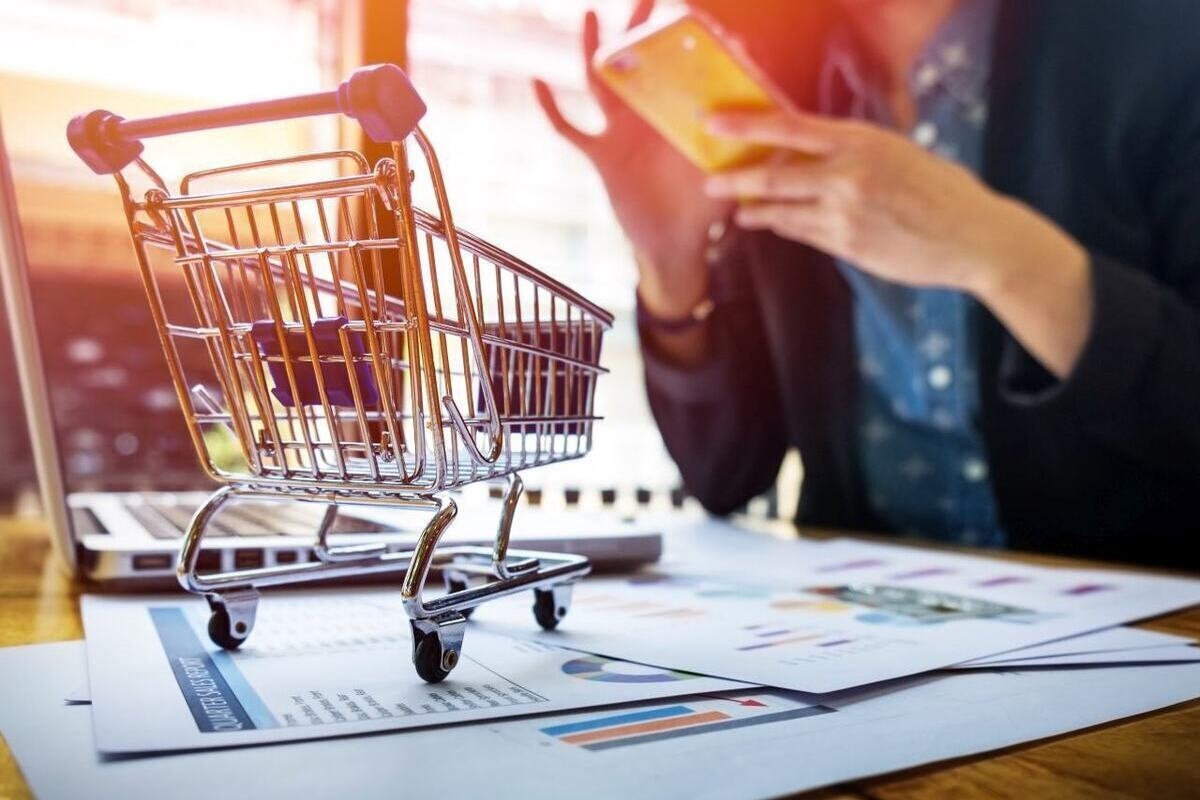 Сбер: маркетплейсы лишают офлайн-торговлю части выручки