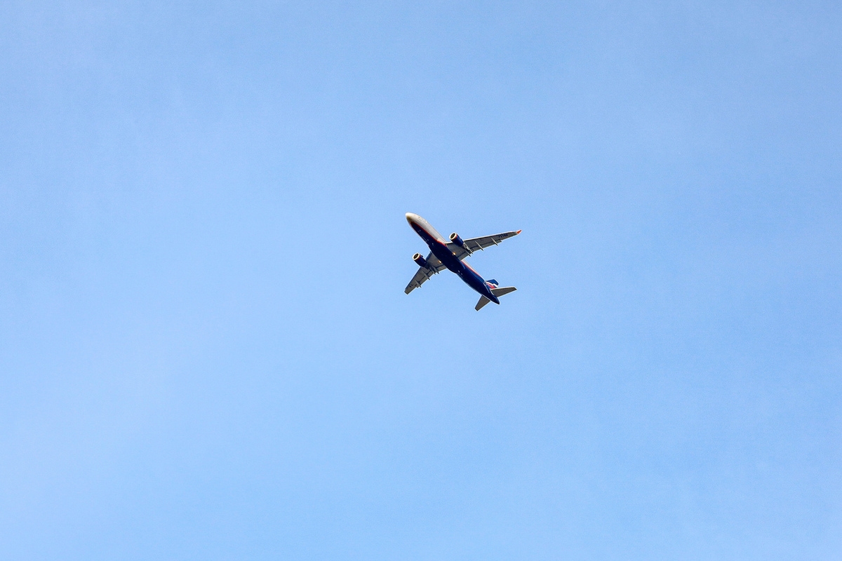 Gli aeroporti di altre tre città russe hanno imposto restrizioni ai voli.