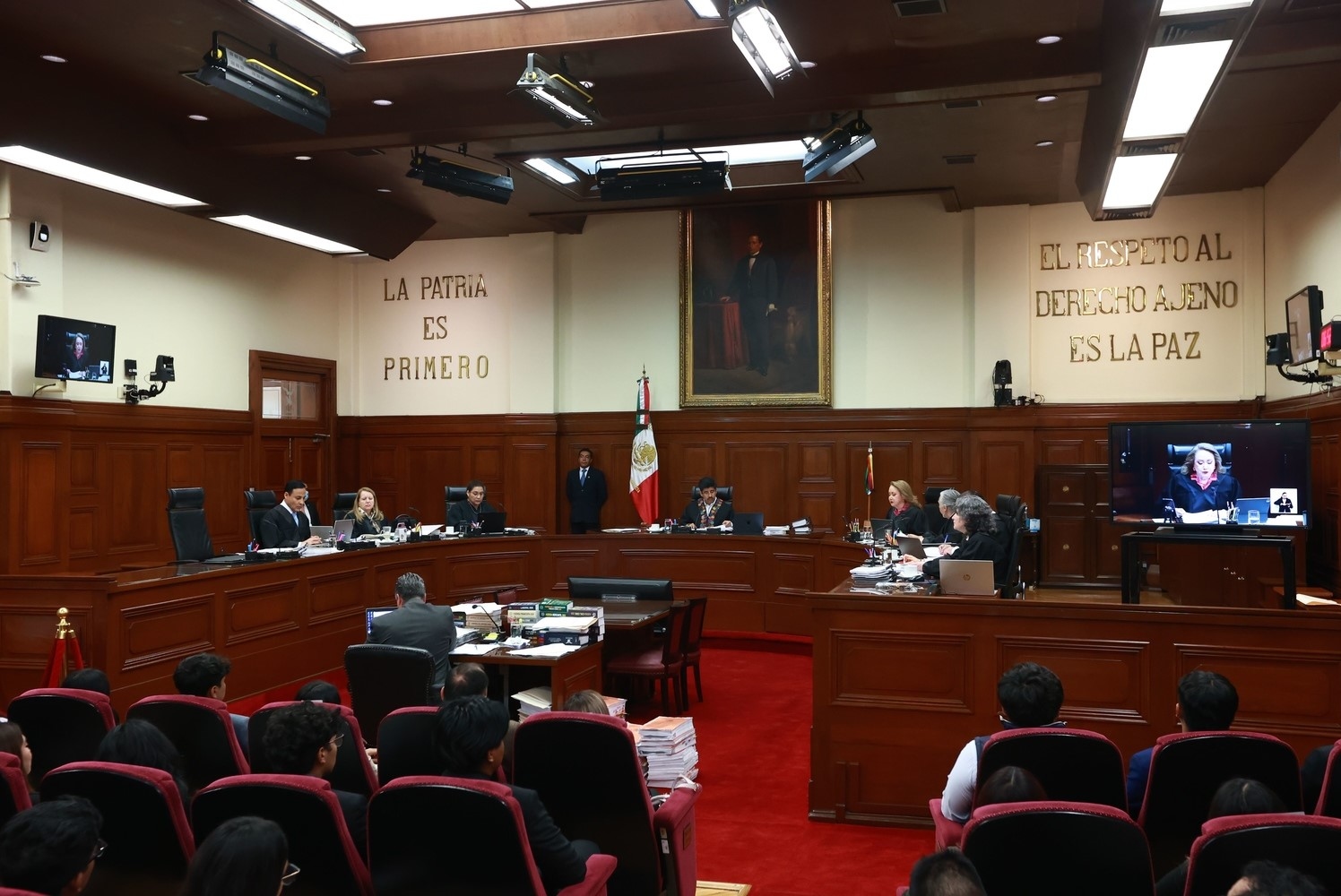 Supremo Tribunal ordena reintegração e pagamentos multimilionários a juízes federais demitidos