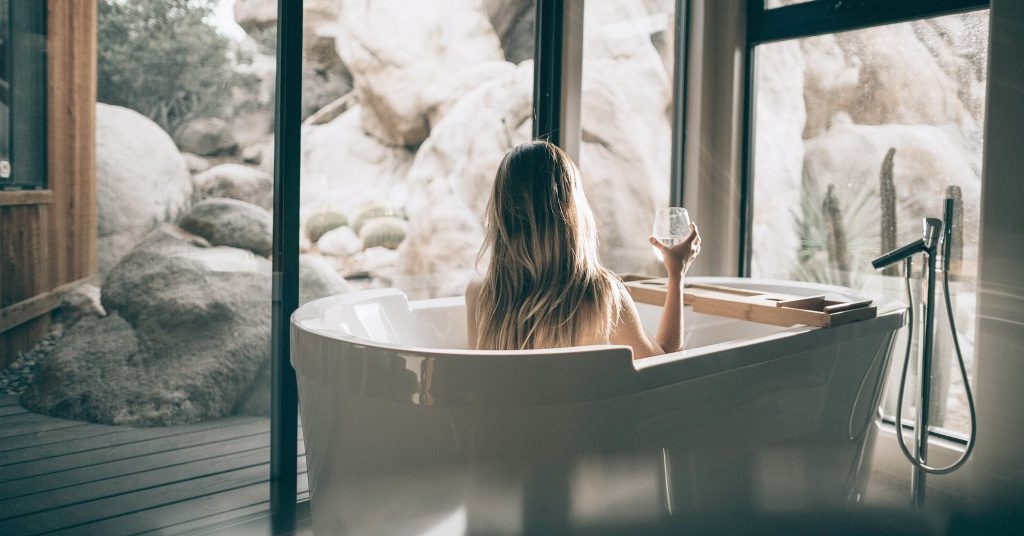 5 Ayurvedische zelfzorgrituelen voor ontspanning en verjonging van het hele lichaam