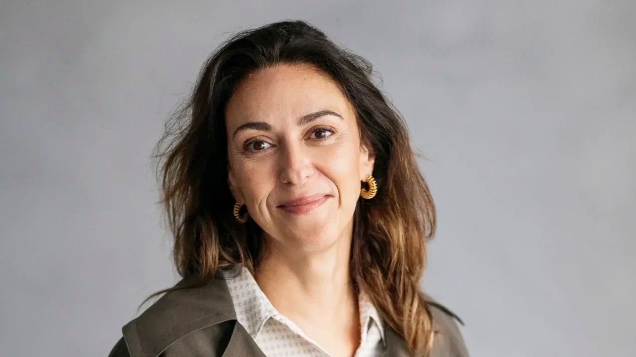 Manuela Lobo Vieira gibt mit „einem ungewöhnlichen Roman“ ihr Debüt als Romanautorin.