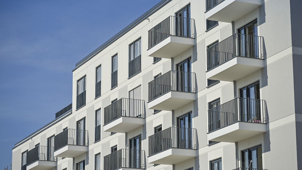 Wypowiedzenie wojny firmom z branży nieruchomości: „Odzyskamy każde euro” – Lewica rozpoczyna kampanię na rzecz czynszów