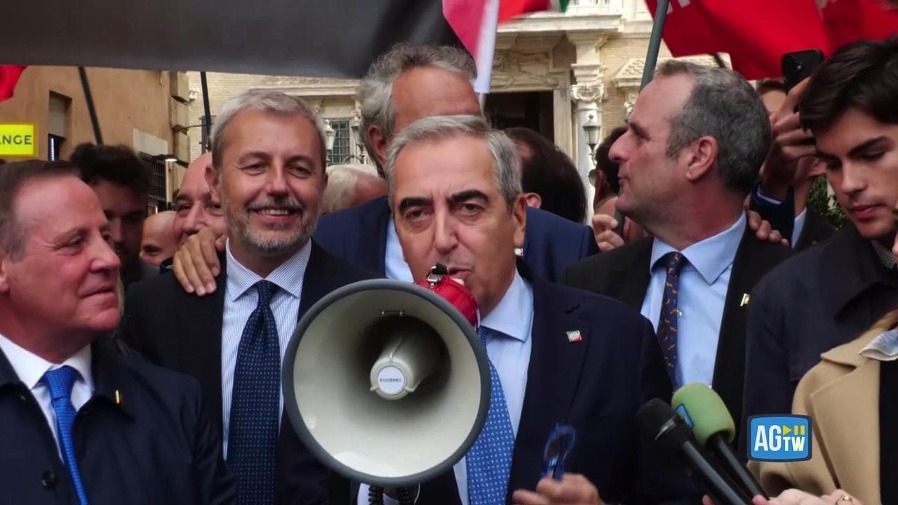 Forza Italia flashmob'u adalet reformuna evet oyu verdi