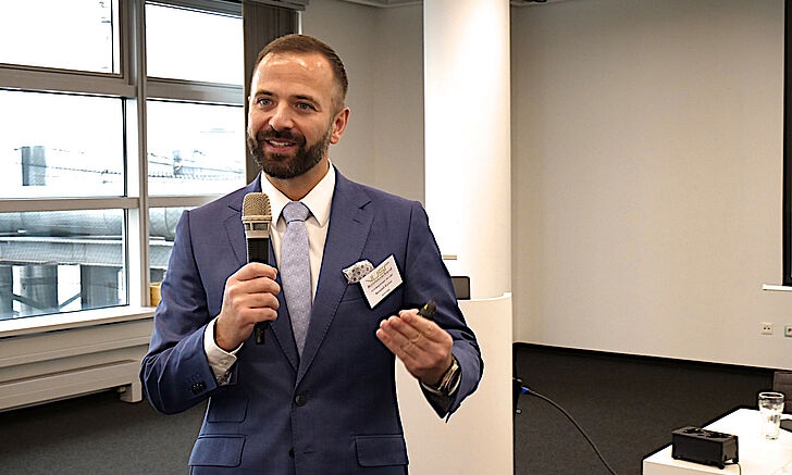 Dever de aconselhar: Controvérsia na conferência VUSR